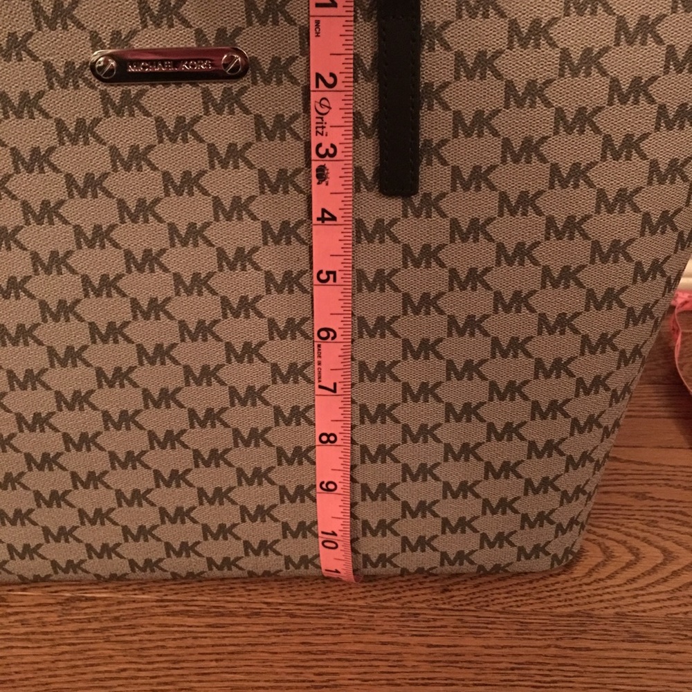 NWT Michael Kors Large Emry Tote - Picture 7 of 8
